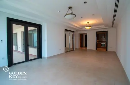 شقة - 2 غرف نوم - 3 حمامات للايجار في طريق بورتو الغربي - بورتو أرابيا - جزيرة اللؤلؤة - الدوحة