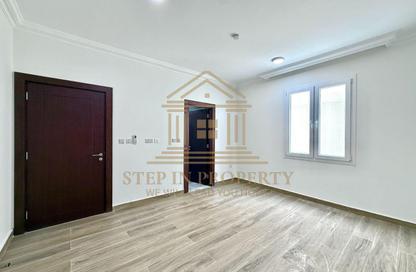مجمع سكني - 5 غرف نوم - 6 حمامات للايجار في شارع الوعب - الوعب - الدوحة
