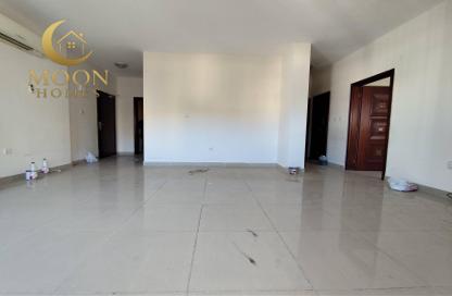 Apartment - 2 Bedrooms - 2 Bathrooms for rent in Hiteen Street - Al Muntazah - Doha