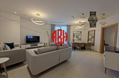 Apartment - 2 Bedrooms - 3 Bathrooms for rent in Floresta Gardens - Floresta Gardens - The Pearl Island - Doha