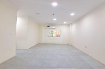 Apartment - 3 Bedrooms - 3 Bathrooms for rent in Muntazah 7 - Al Muntazah - Doha