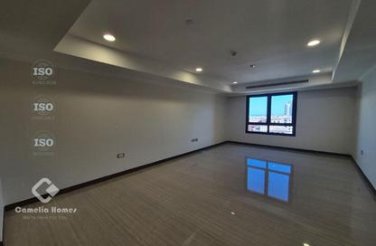 Apartment - 1 Bedroom - 2 Bathrooms for rent in East Porto Drive - Porto Arabia - The Pearl Island - Doha