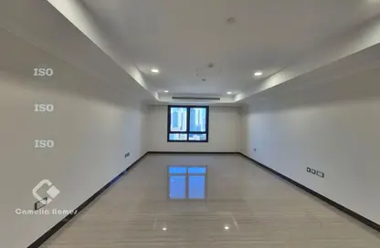 Apartment - 1 Bedroom - 2 Bathrooms for rent in East Porto Drive - Porto Arabia - The Pearl Island - Doha