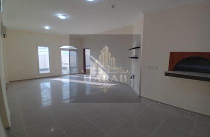 Apartment - 2 Bedrooms - 3 Bathrooms for rent in Duhail Villas - Al Duhail - Doha