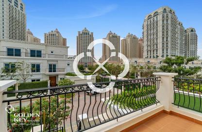 Villa - 6 Bedrooms - 7 Bathrooms for rent in Floresta Gardens - Floresta Gardens - The Pearl Island - Doha