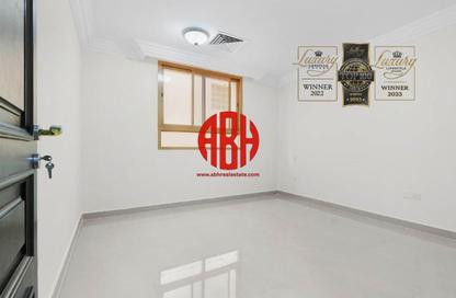 Apartment - 2 Bedrooms - 3 Bathrooms for rent in Al Sadd Road - Al Sadd - Doha