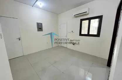 Apartment - 2 Bedrooms - 2 Bathrooms for rent in Madinat Khalifa South - Madinat Khalifa - Doha