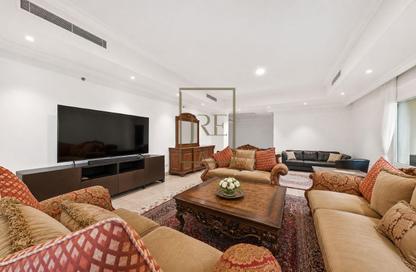 Apartment - 3 Bedrooms - 4 Bathrooms for sale in East Porto Drive - Porto Arabia - The Pearl Island - Doha Apartment - 3 Bedrooms - 4 Bathrooms for sale in East Porto Drive - Porto Arabia - The Pearl Island - Doha