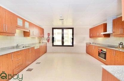 Apartment - 2 Bedrooms - 3 Bathrooms for rent in West Porto Drive - Porto Arabia - The Pearl Island - Doha