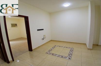 Apartment - 2 Bedrooms - 2 Bathrooms for rent in Al Khayareen Tower - Old Salata - Salata - Doha