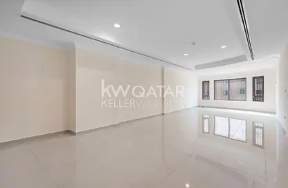 Apartment - 1 Bedroom - 2 Bathrooms for rent in West Porto Drive - Porto Arabia - The Pearl Island - Doha