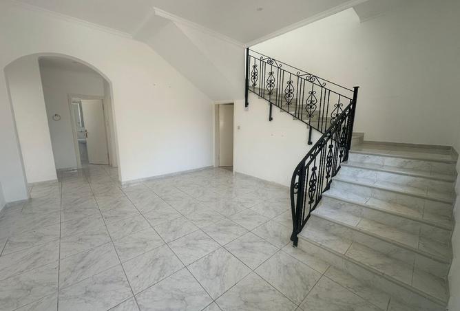 983899 - Property Image 2