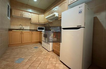 Apartment - 1 Bedroom - 2 Bathrooms for rent in Zubara Tower - West Bay - West Bay - Doha