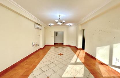 Apartment - 2 Bedrooms - 2 Bathrooms for rent in Umm Ghuwailina 4 - Umm Ghuwailina - Doha Apartment - 2 Bedrooms - 2 Bathrooms for rent in Umm Ghuwailina 4 - Umm Ghuwailina - Doha