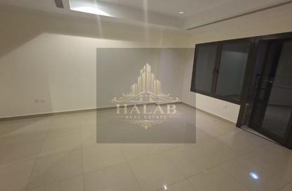 Apartment - 2 Bedrooms - 1 Bathroom for rent in One Porto Arabia - Porto Arabia - The Pearl Island - Doha