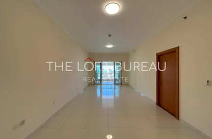 Apartment - 3 Bedrooms - 3 Bathrooms for rent in Tower 29 - Viva Bahriyah - The Pearl Island - Doha