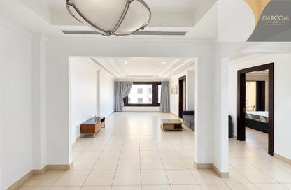 Apartment - 1 - 2 for rent in Lusail Marina Heights - Marina District - Lusail