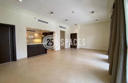 Apartment - 2 Bedrooms - 3 Bathrooms for rent in Teatro - Qanat Quartier - The Pearl Island - Doha