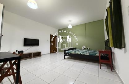 Villa - Studio - 1 Bathroom for rent in Al Hanaa Street - Al Gharrafa - Doha