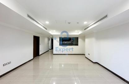 Apartment - 2 Bedrooms - 2 Bathrooms for rent in East Porto Drive - Porto Arabia - The Pearl Island - Doha