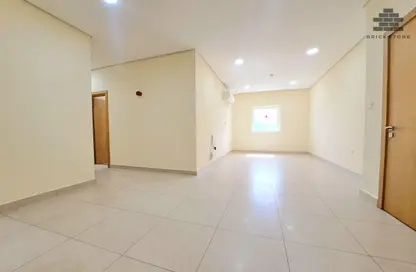 شقة - 3 غرف نوم - 3 حمامات للايجار في شارع المطار القديم - طريق المطار القديم - الدوحة