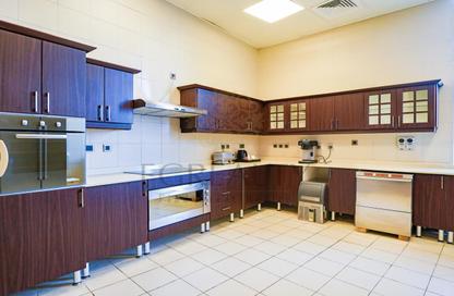 Hotel Apartments - 2 Bedrooms - 2 Bathrooms for rent in West Bay Tower - West Bay - West Bay - Doha