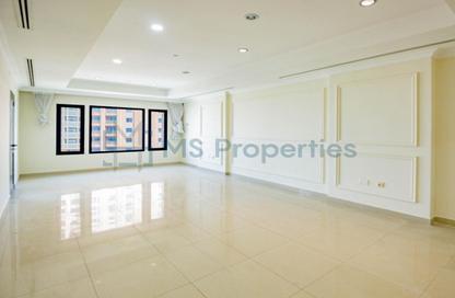 Apartment - 2 Bedrooms - 3 Bathrooms for sale in East Porto Drive - Porto Arabia - The Pearl Island - Doha