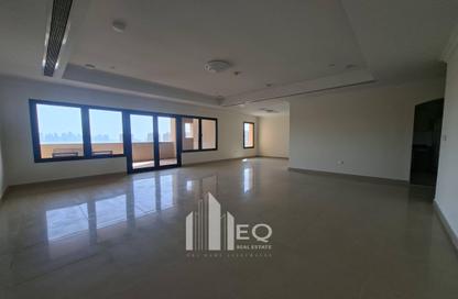 Apartment - 2 Bedrooms - 3 Bathrooms for rent in East Porto Drive - Porto Arabia - The Pearl Island - Doha