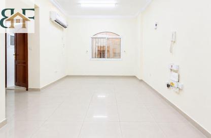 Apartment - 3 - 3 for rent in Al Mansoura - Al Mansoura - Doha