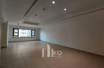 Apartment - 1 Bedroom - 3 Bathrooms for rent in East Porto Drive - Porto Arabia - The Pearl Island - Doha