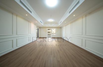 Apartment - 2 Bedrooms - 3 Bathrooms for rent in West Porto Drive - Porto Arabia - The Pearl Island - Doha
