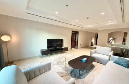 Apartment - 1 Bedroom - 2 Bathrooms for rent in La Croisette - Porto Arabia - The Pearl Island - Doha