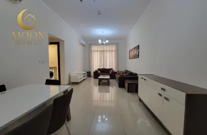 شقة - 3 غرف نوم - 2 حمامات للايجار في شارع النجمة - طريق المطار القديم - الدوحة