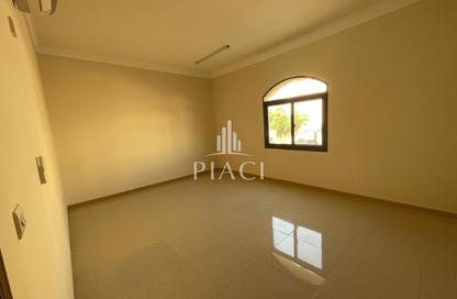 Apartment - 2 Bedrooms - 2 Bathrooms for rent in Souk Al gharaffa - Al Gharrafa - Doha