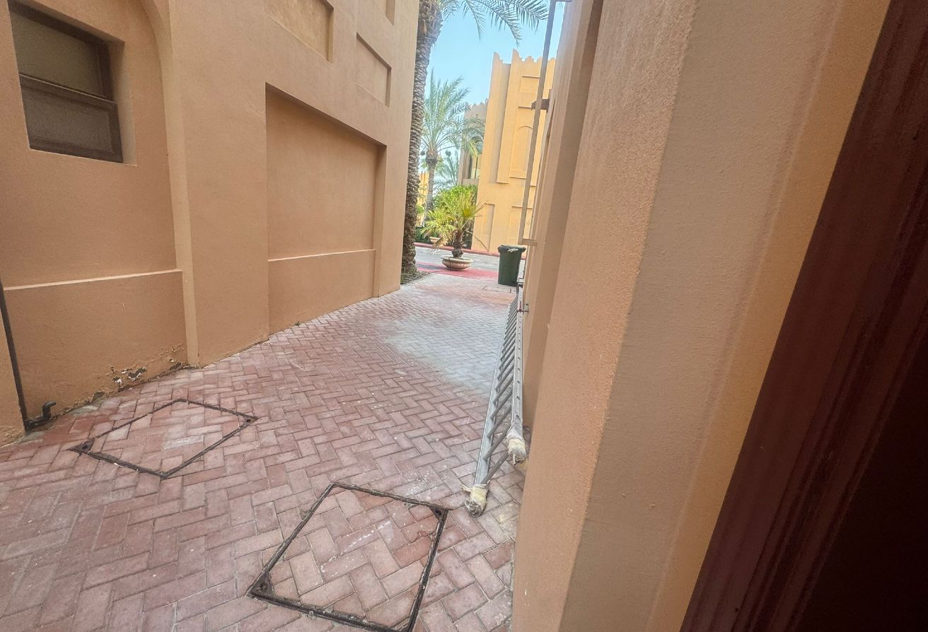 LAGOONA Semi Furnished 5 Bedroom Villa with Maid thumbnail 25