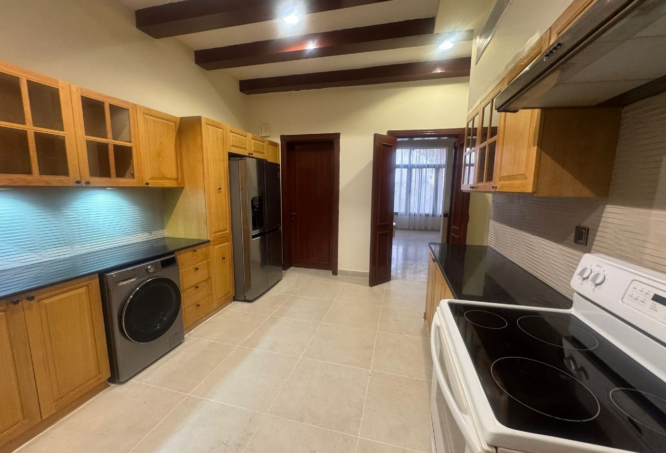 LAGOONA Semi Furnished 5 Bedroom Villa with Maid thumbnail 21