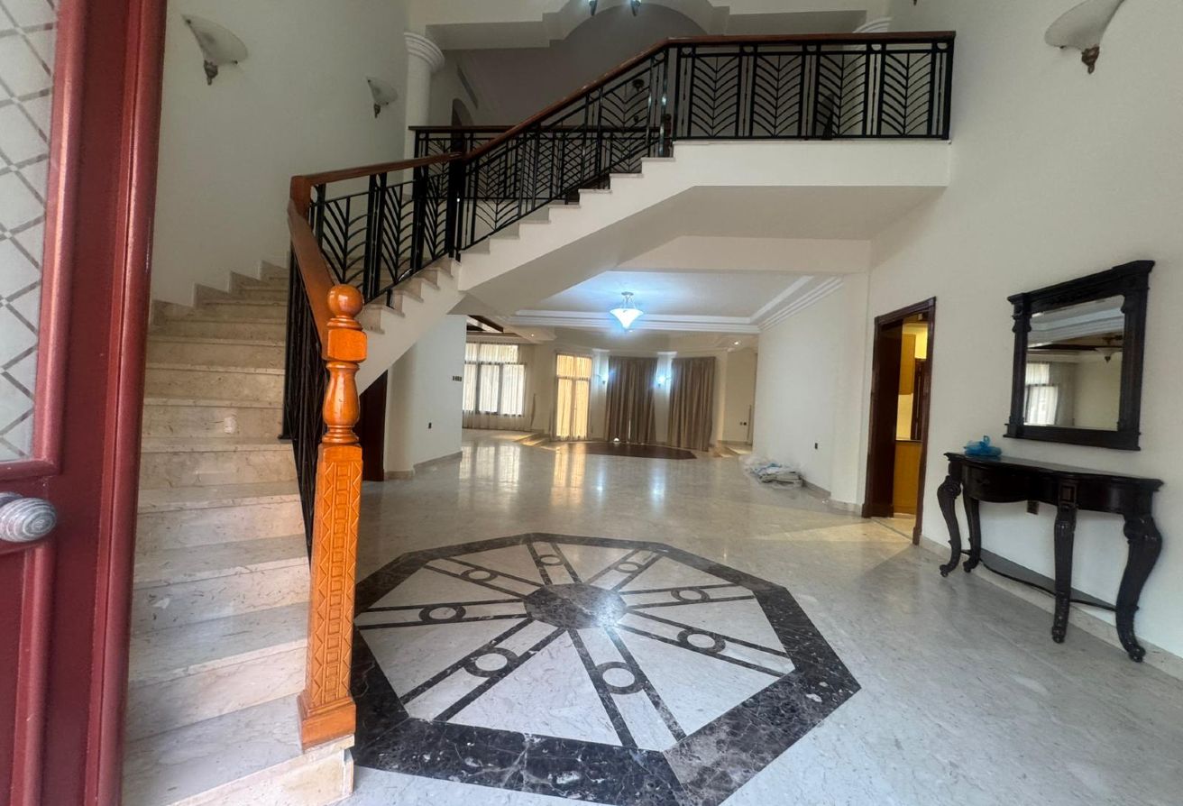 LAGOONA Semi Furnished 5 Bedroom Villa with Maid thumbnail 11