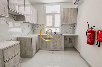 Apartment - 2 Bedrooms - 3 Bathrooms for rent in Bin Omran 35 - Fereej Bin Omran - Doha