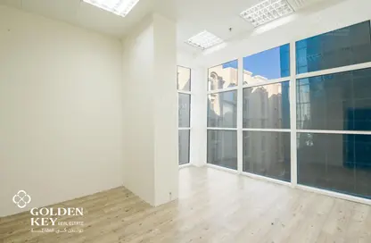 Office Space - Studio - 2 Bathrooms for rent in Al Hashmi Building - Al Muntazah Street - Al Muntazah - Doha