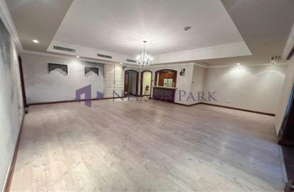 Apartment - 3 Bedrooms - 4 Bathrooms for sale in West Porto Drive - Porto Arabia - The Pearl Island - Doha Apartment - 3 Bedrooms - 4 Bathrooms for sale in West Porto Drive - Porto Arabia - The Pearl Island - Doha