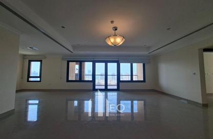 Apartment - 2 Bedrooms - 3 Bathrooms for rent in West Porto Drive - Porto Arabia - The Pearl Island - Doha