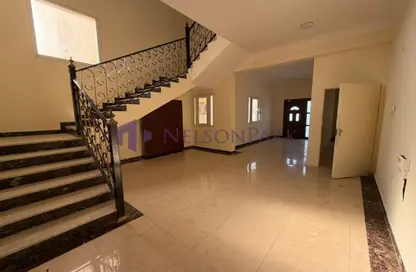 مجمع سكني - 7 غرف نوم - 7 حمامات للايجار في شارع المرخية - المرخية - الدوحة