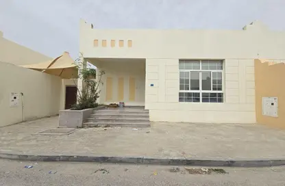Villa - 2 Bedrooms - 2 Bathrooms for rent in Ammar Bin Yasser Street - Al Aziziyah - Doha
