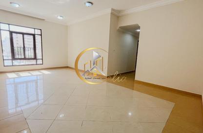 Apartment - 3 Bedrooms - 3 Bathrooms for rent in Asim Bin Omar Street - Al Mansoura - Doha Apartment - 3 Bedrooms - 3 Bathrooms for rent in Asim Bin Omar Street - Al Mansoura - Doha