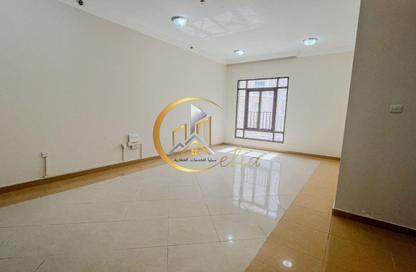 Apartment - 3 Bedrooms - 3 Bathrooms for rent in Asim Bin Omar Street - Al Mansoura - Doha Apartment - 3 Bedrooms - 3 Bathrooms for rent in Asim Bin Omar Street - Al Mansoura - Doha