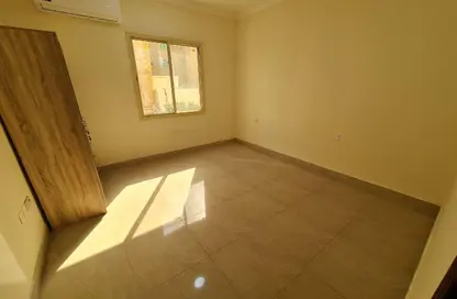 Apartment - 3 Bedrooms - 3 Bathrooms for rent in Salaja Street - Doha Al Jadeed - Doha Apartment - 3 Bedrooms - 3 Bathrooms for rent in Salaja Street - Doha Al Jadeed - Doha