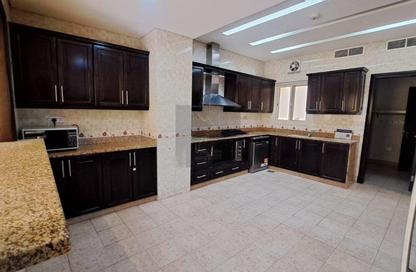 مجمع سكني - 5 غرف نوم - 6 حمامات للايجار في المسيلة - المسيلة - الدوحة