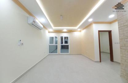 Apartment - 2 Bedrooms - 2 Bathrooms for rent in Umm Ghwailina Comm - Umm Ghuwalina - Umm Ghuwailina - Doha Apartment - 2 Bedrooms - 2 Bathrooms for rent in Umm Ghwailina Comm - Umm Ghuwalina - Umm Ghuwailina - Doha