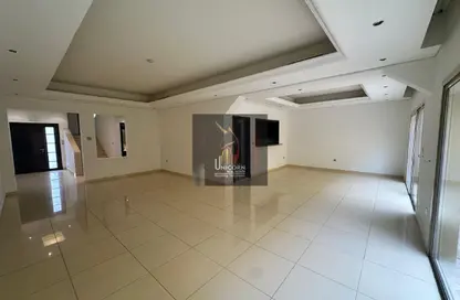 مجمع سكني - 5 غرف نوم - 5 حمامات للايجار في المسيلة - المسيلة - الدوحة