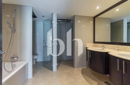 Apartment - 2 Bedrooms - 3 Bathrooms for rent in Viva West - Viva Bahriyah - The Pearl Island - Doha